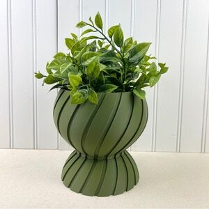 Indoor Flower Pot w/ Drainage Hole and Drip Tray, Maki Planter Pot